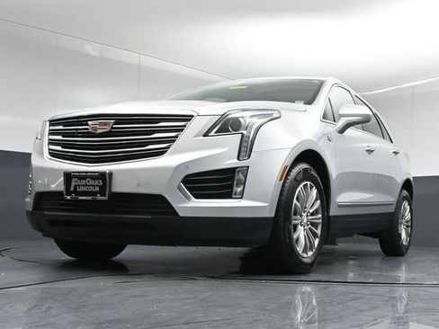 Used 2017 Cadillac XT5 Luxury w/ Driver Awareness Package AWD/4WD image 39