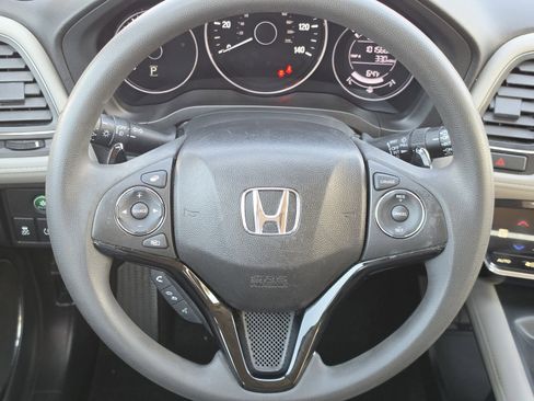 Used 2017 Honda HR-V EX image 16
