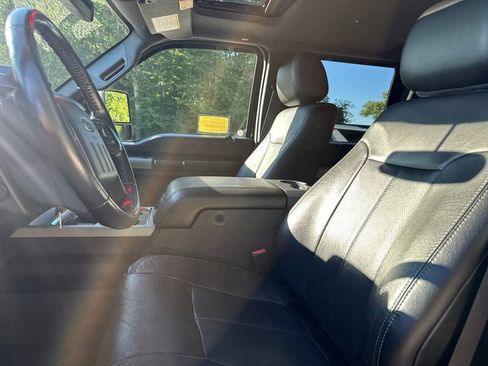 Used 2015 Ford F250 Lariat w/ Lariat Ultimate Package AWD/4WD image 34
