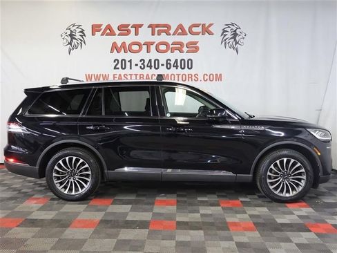 Used 2020 Lincoln Aviator Reserve w/ Equipment Group 201A image 4