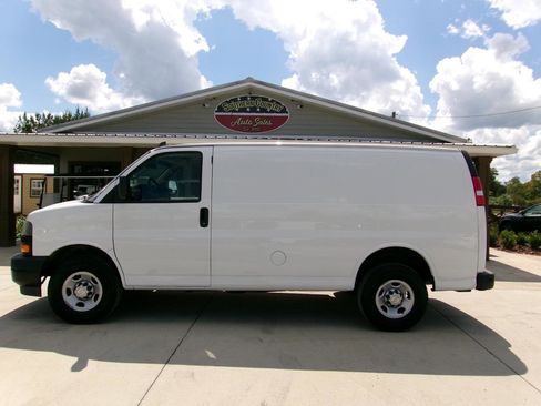 Used 2021 Chevrolet Express 2500 image 8