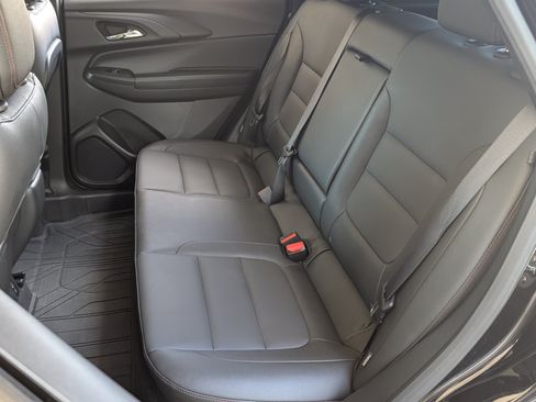 Used 2025 Chevrolet TrailBlazer RS w/ Convenience Package FWD image 18