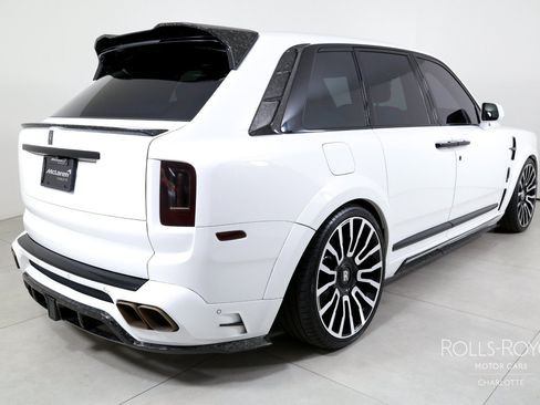 Used 2024 Rolls-Royce Cullinan AWD/4WD image 2