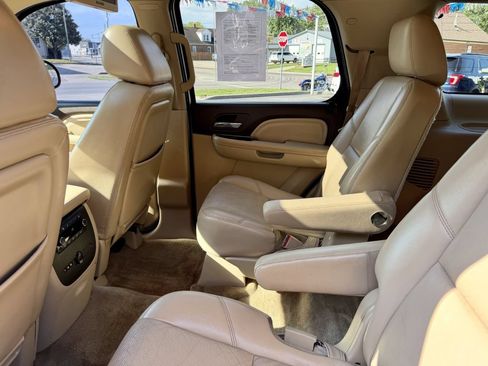 Used 2011 GMC Yukon Denali AWD/4WD image 11