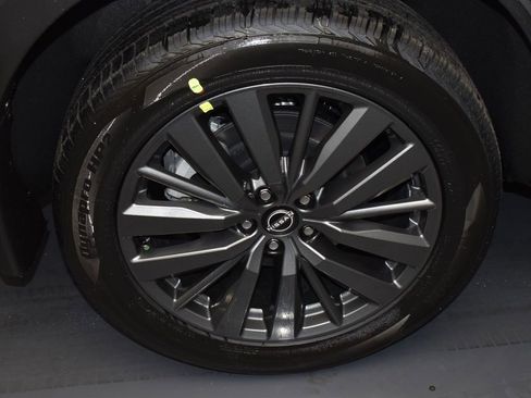 Certified 2025 Nissan Pathfinder SL w/ SL Premium Package image 5