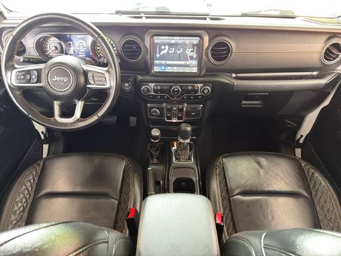 Used 2022 Jeep Wrangler Unlimited Sahara AWD/4WD image 23