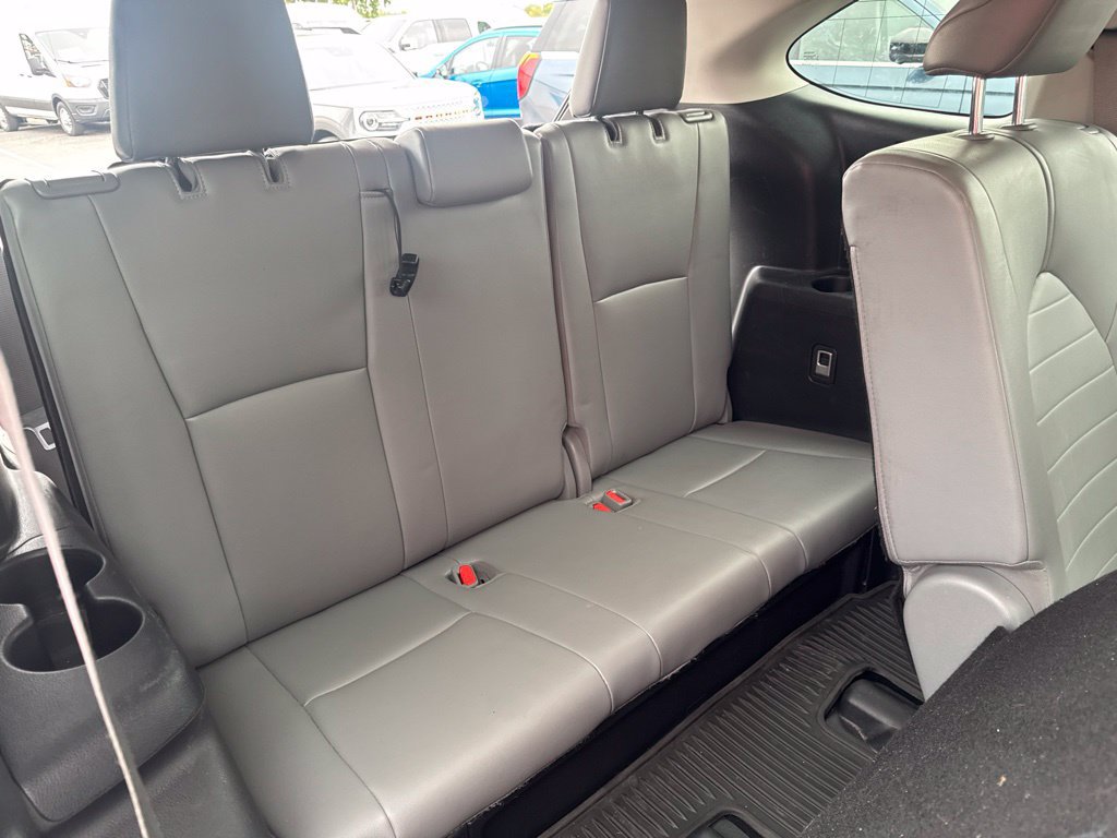 Used 2021 Toyota Highlander XLE AWD/4WD image 43