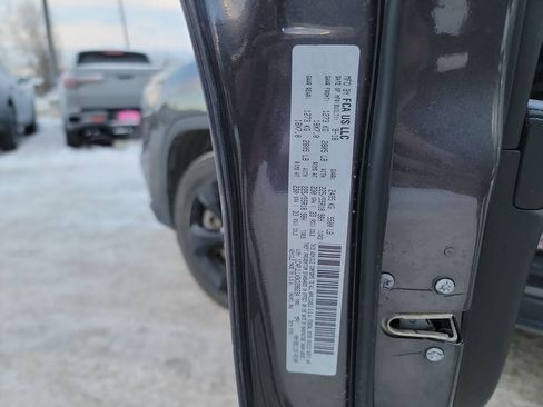 Used 2019 Jeep Cherokee Latitude Plus image 23