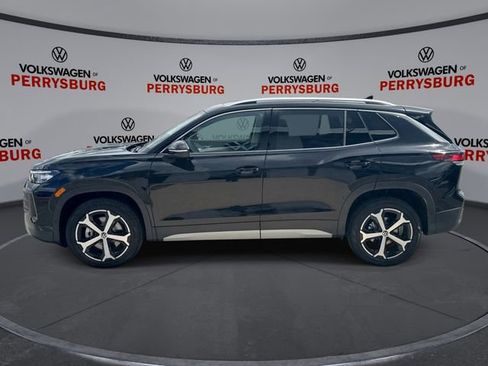 Used 2025 Volkswagen Tiguan SE AWD/4WD image 5
