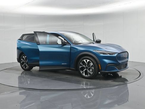 New 2026 Ford Mustang Mach-E Select RWD image 32