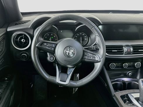 Used 2023 Alfa Romeo Stelvio Ti AWD/4WD image 17