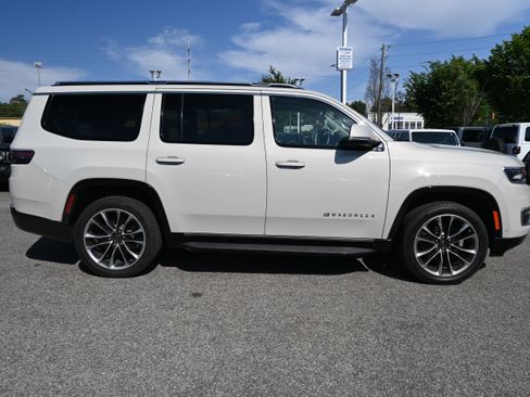 Used 2022 Jeep Wagoneer Series II w/ Premium Group I RWD image 11