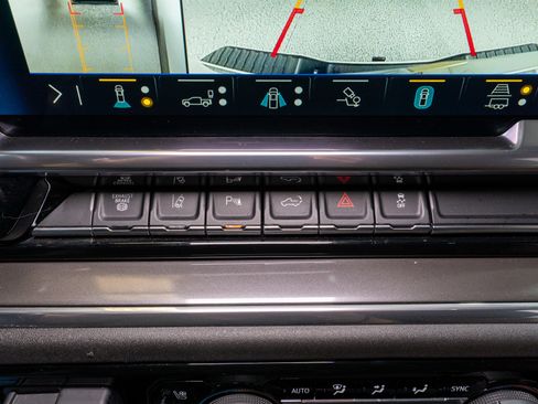 Used 2024 Chevrolet Silverado 2500 High Country w/ High Country Premium Package image 29