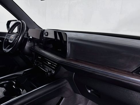 Used 2025 Chevrolet Tahoe LS RWD image 50