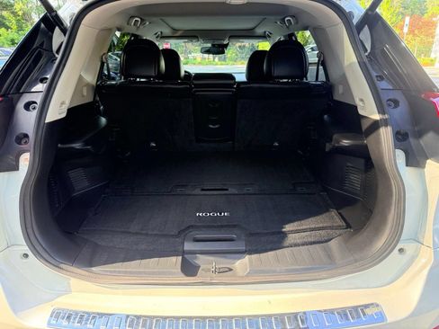 Used 2017 Nissan Rogue SL w/ SL Premium Package FWD image 13