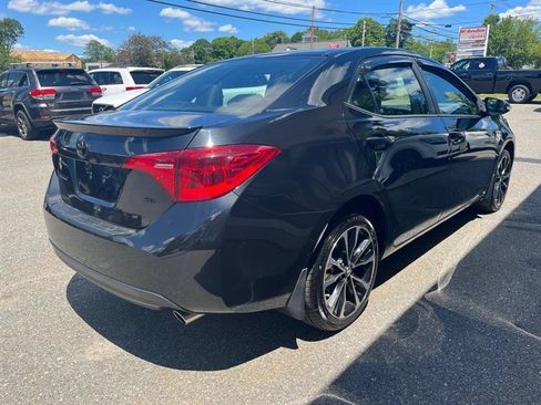 Used 2017 Toyota Corolla SE w/ Carpet Mat Package (TMS) FWD image 3