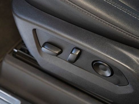 Used 2024 GMC Sierra 1500 SLT image 18