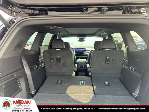 Used 2025 Buick Enclave Sport Touring w/ Power Package FWD image 6