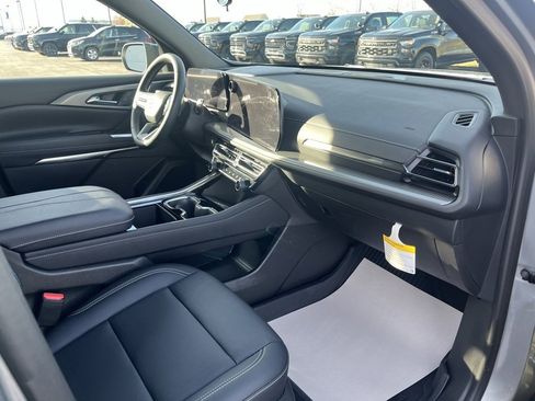 New 2025 Chevrolet Traverse LT w/ LPO, Floor Liner Package image 22