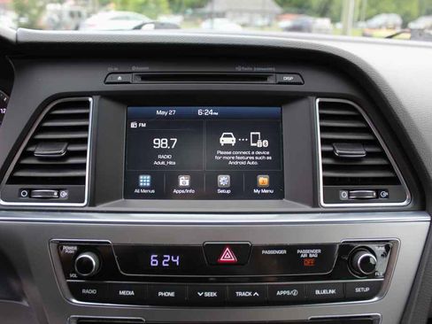 Used 2016 Hyundai Sonata SE FWD image 18
