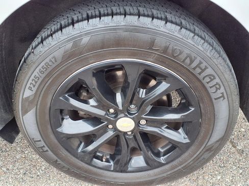 Used 2019 Chevrolet Equinox LT w/ Driver Convenience Package FWD image 8