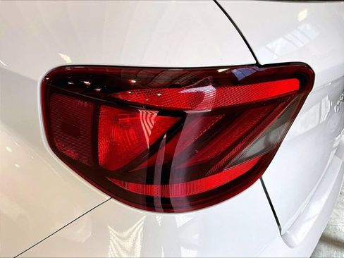 Used 2020 Hyundai Venue SE FWD image 35