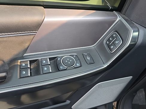 Used 2026 Ford F250 Platinum AWD/4WD image 7