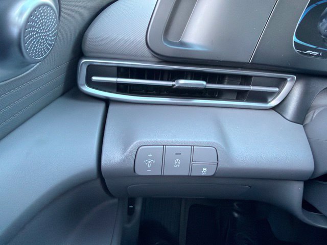 Certified 2025 Hyundai Elantra SE FWD image 34