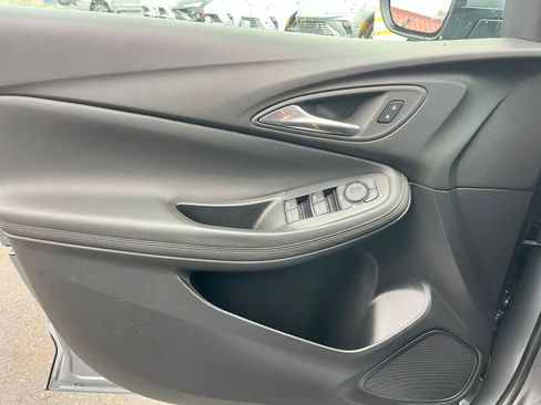 Used 2025 Buick Encore GX Preferred image 20