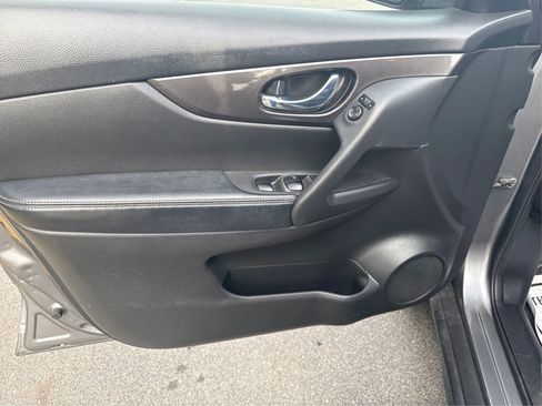 Used 2019 Nissan Rogue SV AWD/4WD image 20