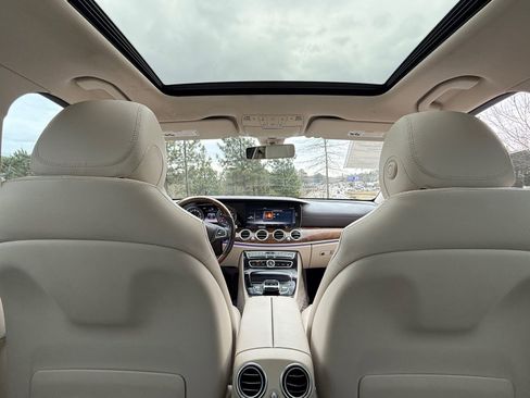 Used 2017 Mercedes-Benz E 300 image 33