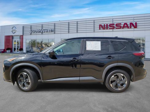 Used 2024 Nissan Rogue SV AWD/4WD image 8