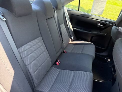 Used 2015 Toyota Camry LE FWD image 14