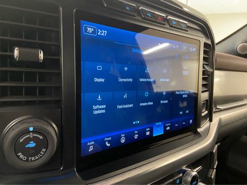 Used 2022 Ford F150 Lariat w/ Equipment Group 502A High image 29