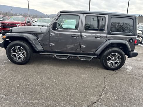 Used 2023 Jeep Wrangler Sport S image 6
