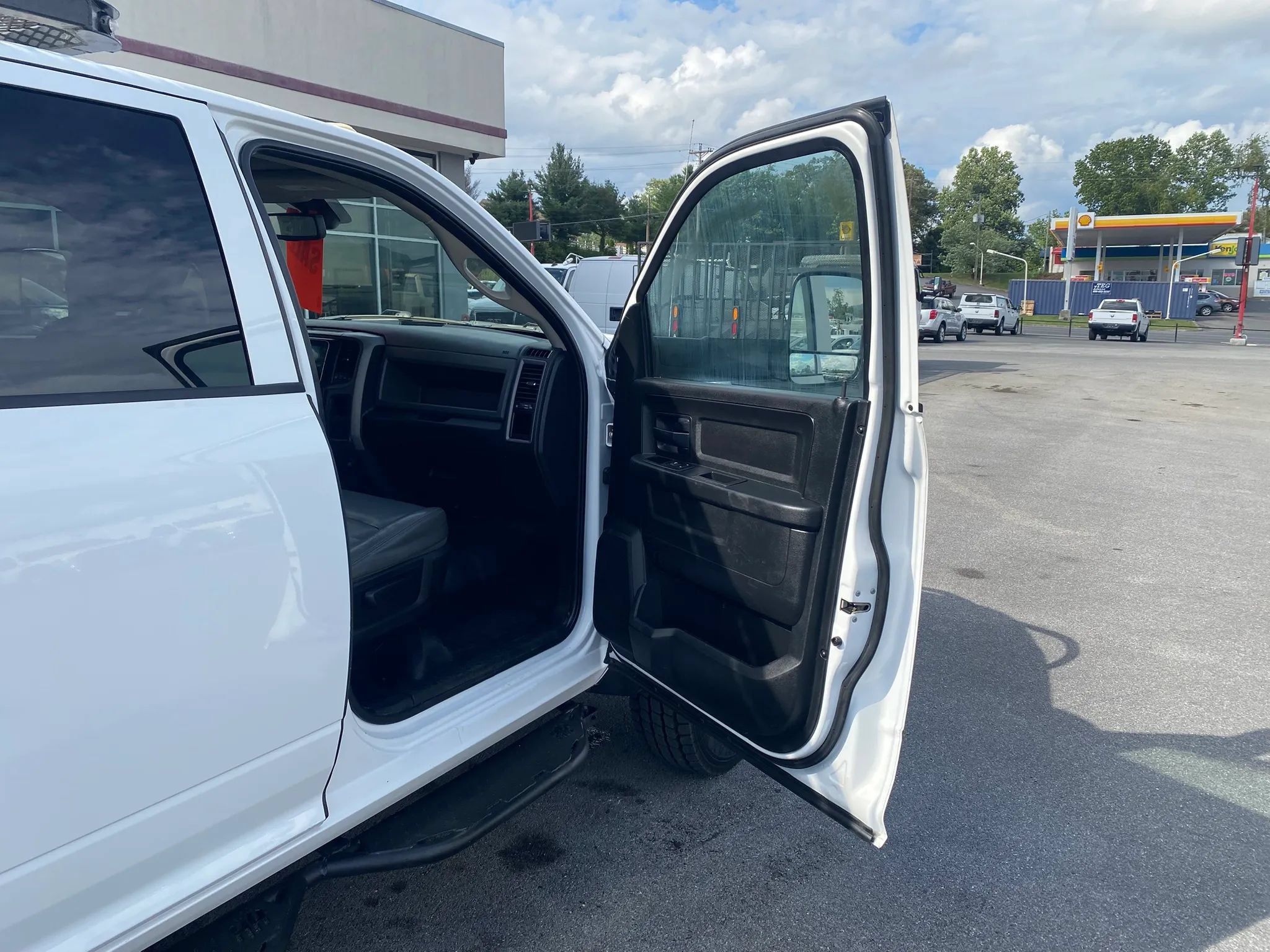 Used 2017 RAM 4500 Tradesman AWD/4WD image 21