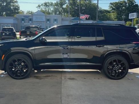 Used 2024 Chevrolet Traverse RS w/ LPO, Floor Liner Package AWD/4WD image 6