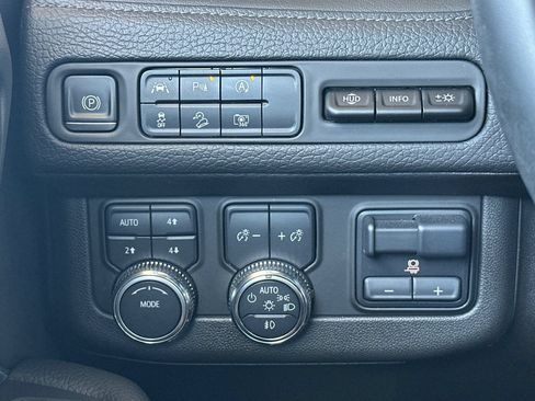 Certified 2023 GMC Yukon XL Denali w/ Max Trailering Package AWD/4WD image 38