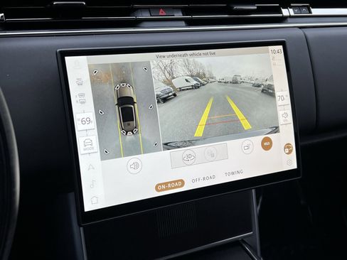 Used 2025 Land Rover Range Rover Autobiography image 17