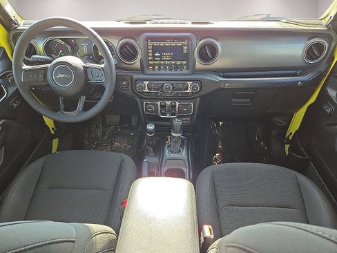 Used 2023 Jeep Wrangler Unlimited AWD/4WD image 18