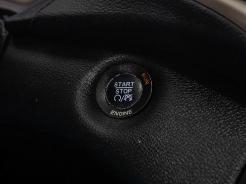 Used 2015 Jeep Cherokee Latitude w/ Comfort/Convenience Group FWD image 17