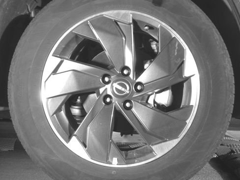 Used 2025 Nissan Rogue SV AWD/4WD image 13