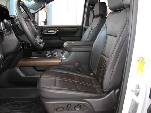 Used 2024 Chevrolet Silverado 3500 High Country w/ High Country Premium Package image 26