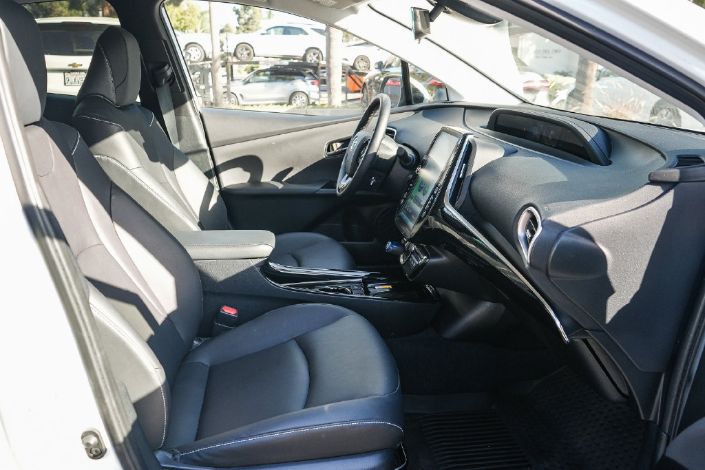 Used 2022 Toyota Prius Prime XLE FWD image 14
