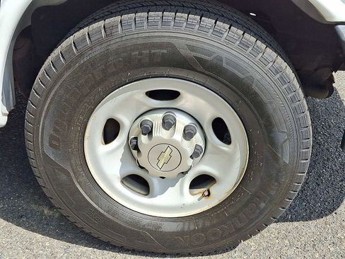 Used 2012 Chevrolet Express 2500 RWD image 9