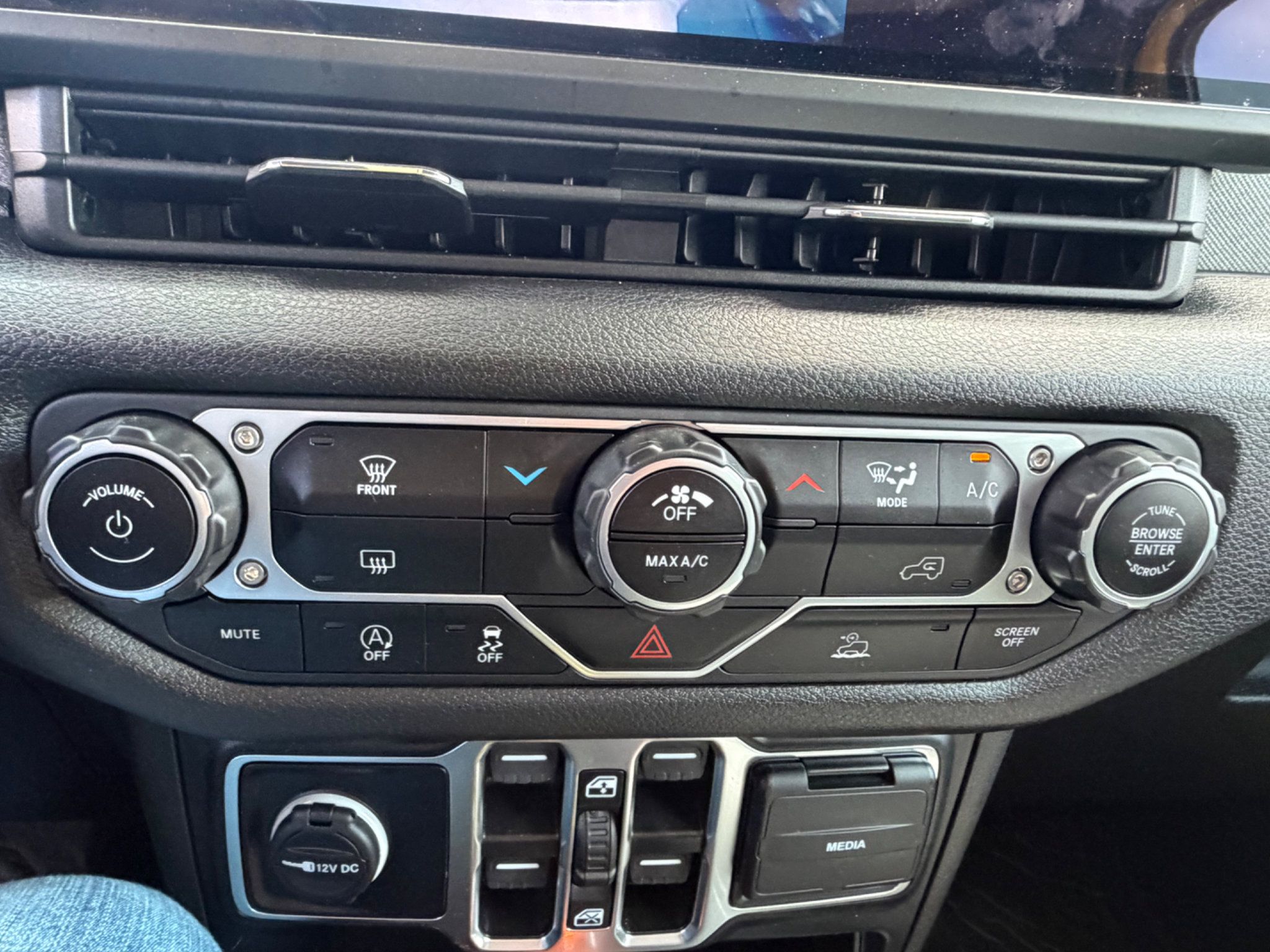 Used 2024 Jeep Gladiator Sport AWD/4WD image 26