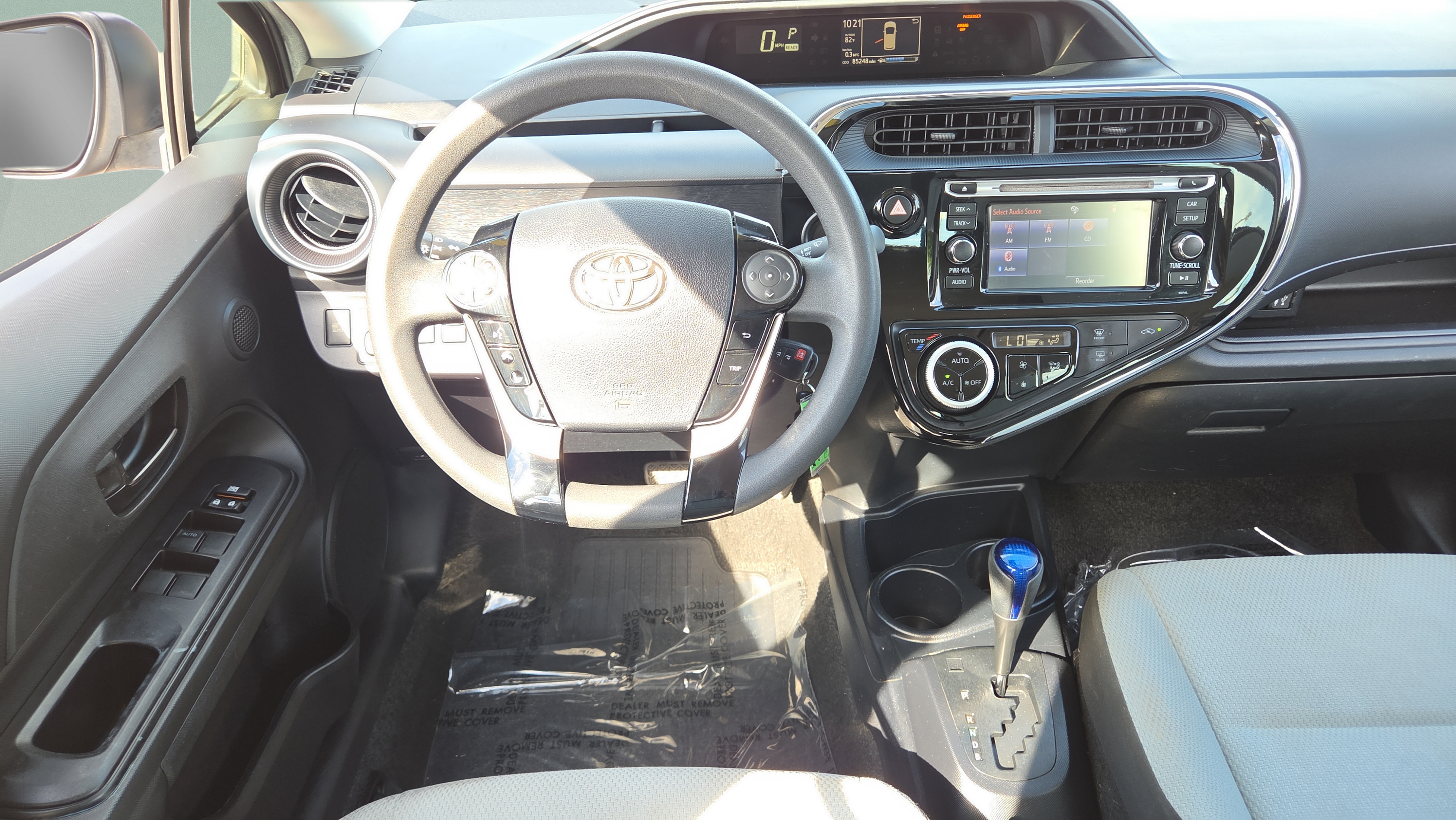 Used 2018 Toyota Prius C One FWD image 11