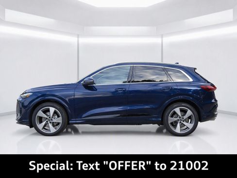 Certified 2025 Audi Q5 Prestige AWD/4WD image 2