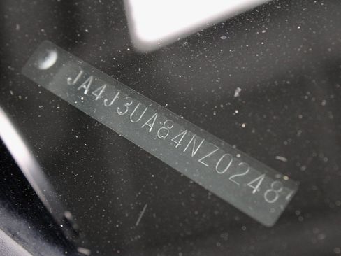 Used 2022 Mitsubishi Outlander SE image 34