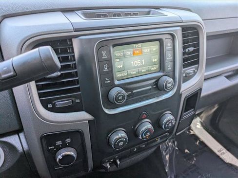 Used 2018 RAM 2500 Tradesman w/ Chrome Appearance Group AWD/4WD image 11